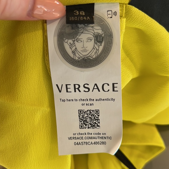 NWT: Versace Medusa cowl neck vest. Sz: 38 - Picture 7 of 10